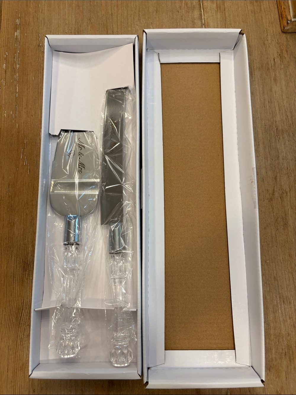 Amazon Essentials Silver Cake Server and Knife Set. Bridal set